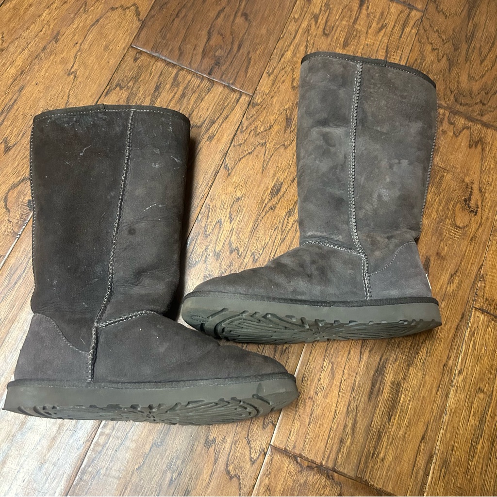 Ugg Womens Brown Classic Tall Boot